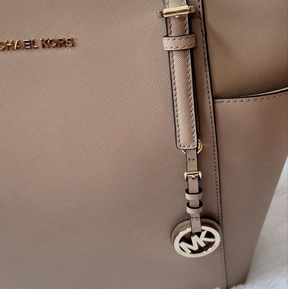 Michael Kors Purse - Picture 3 of 10